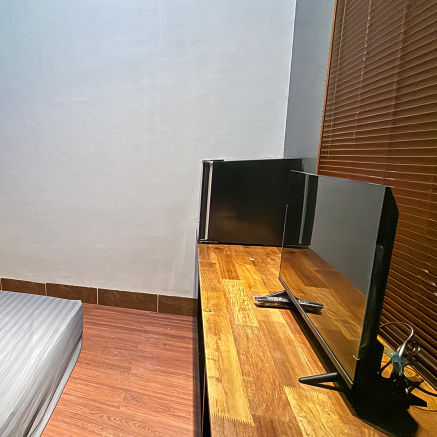 Kos Ta Makassar. Kos Industrialis, Premium, Eksklusif, Lengkap, Mewah, Sultan, Smart TV, Campur, Wifi Gratis, Kulkas, AC, Air Panas, Shower, dll.